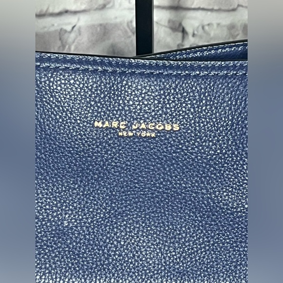 Marc Jacobs The Anchor Large Navy Pebbled Leather Bag - Picture 4 of 15